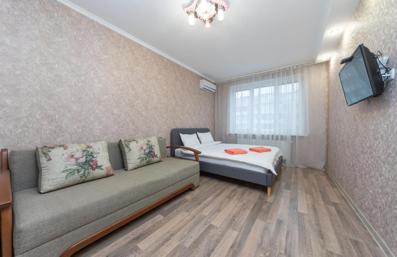 Apartments Near Poznyaki Station Kiev Esterno foto